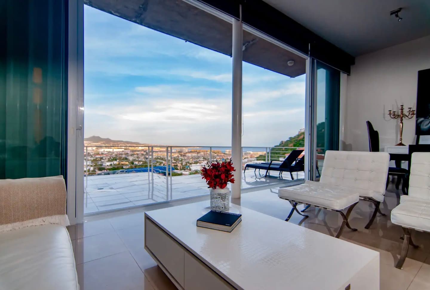 VistaMar Luxe: Pedregal Retreat 11
