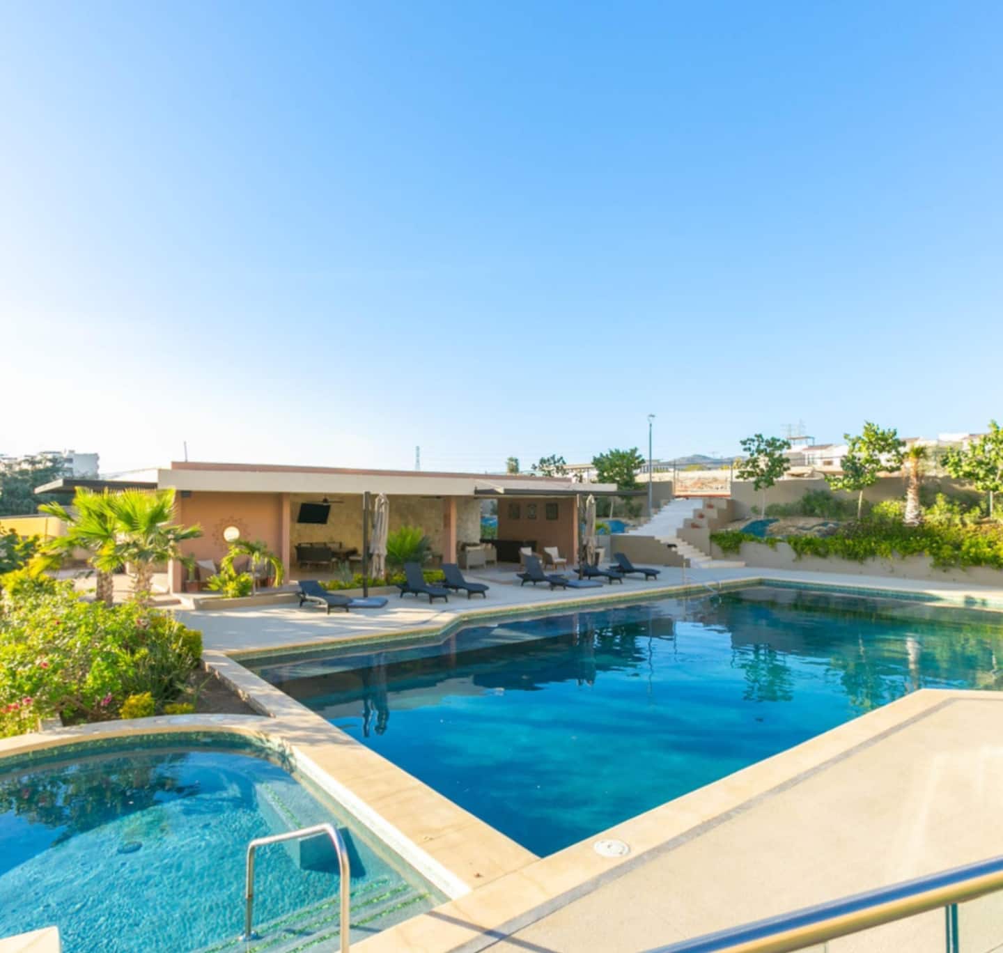 Modern 2BR with Ocean Views