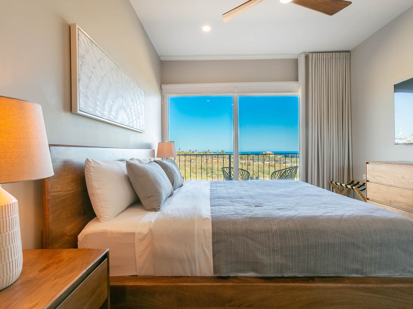 Modern 2BR with Ocean Views 7