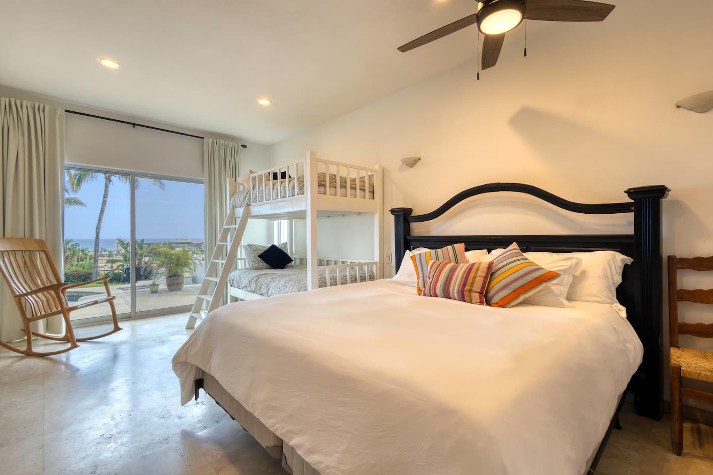 Casa Maravilla - Walk to Beach & Art District 16