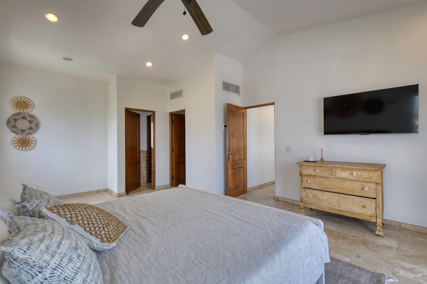 Casa Maravilla - Walk to Beach & Art District 18