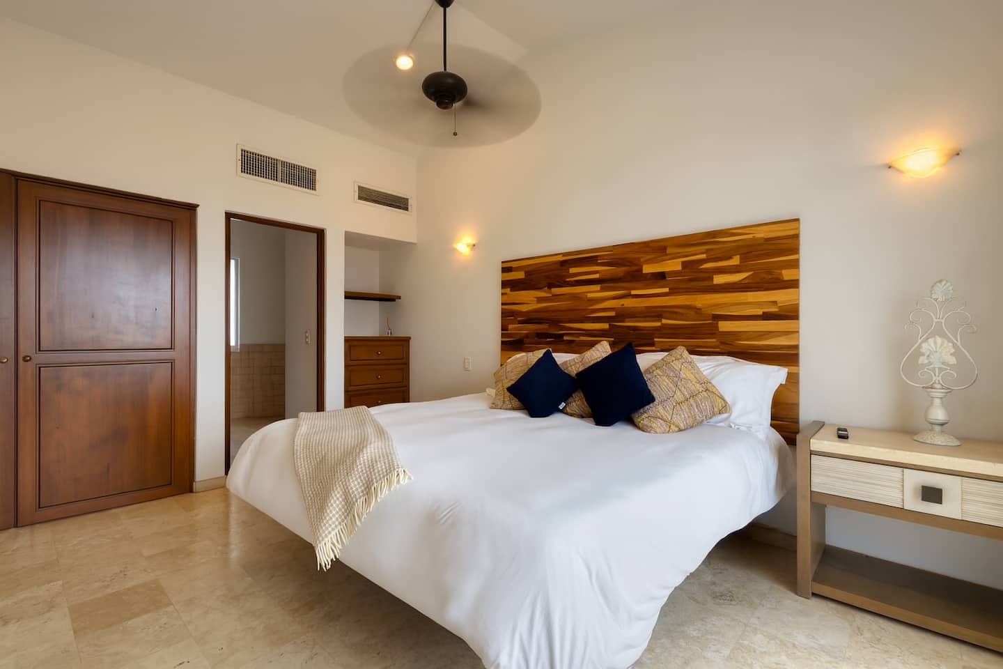 Casa Maravilla - Walk to Beach & Art District 20