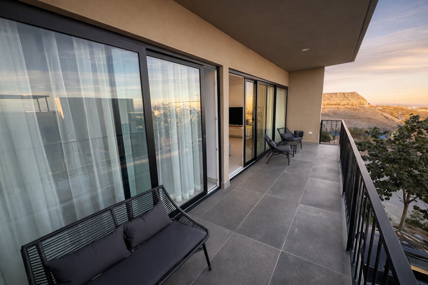 CuatroVientos 3BR | Walk to Restaurants & Cafés 13