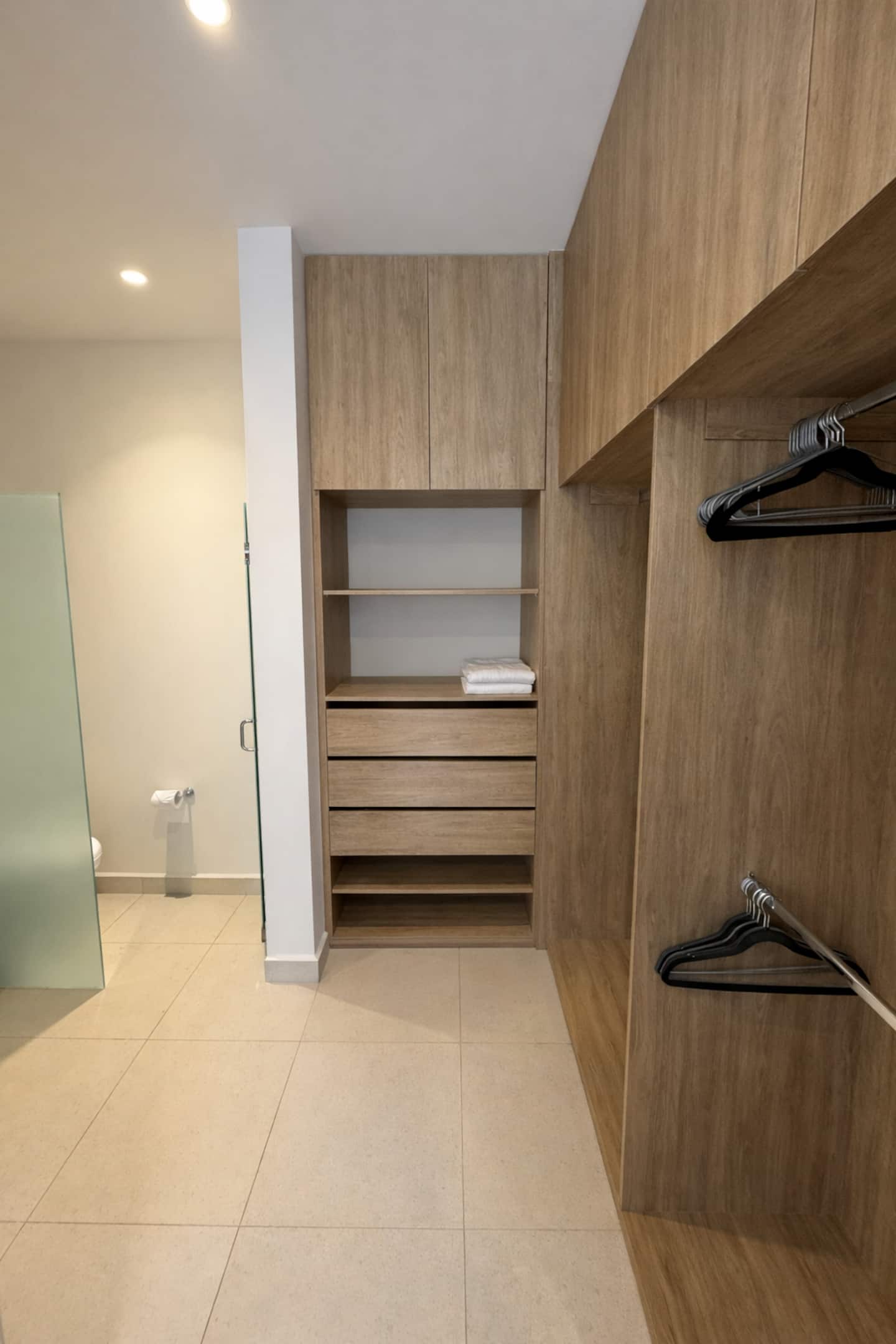 CuatroVientos 3BR | Walk to Restaurants & Cafés 9