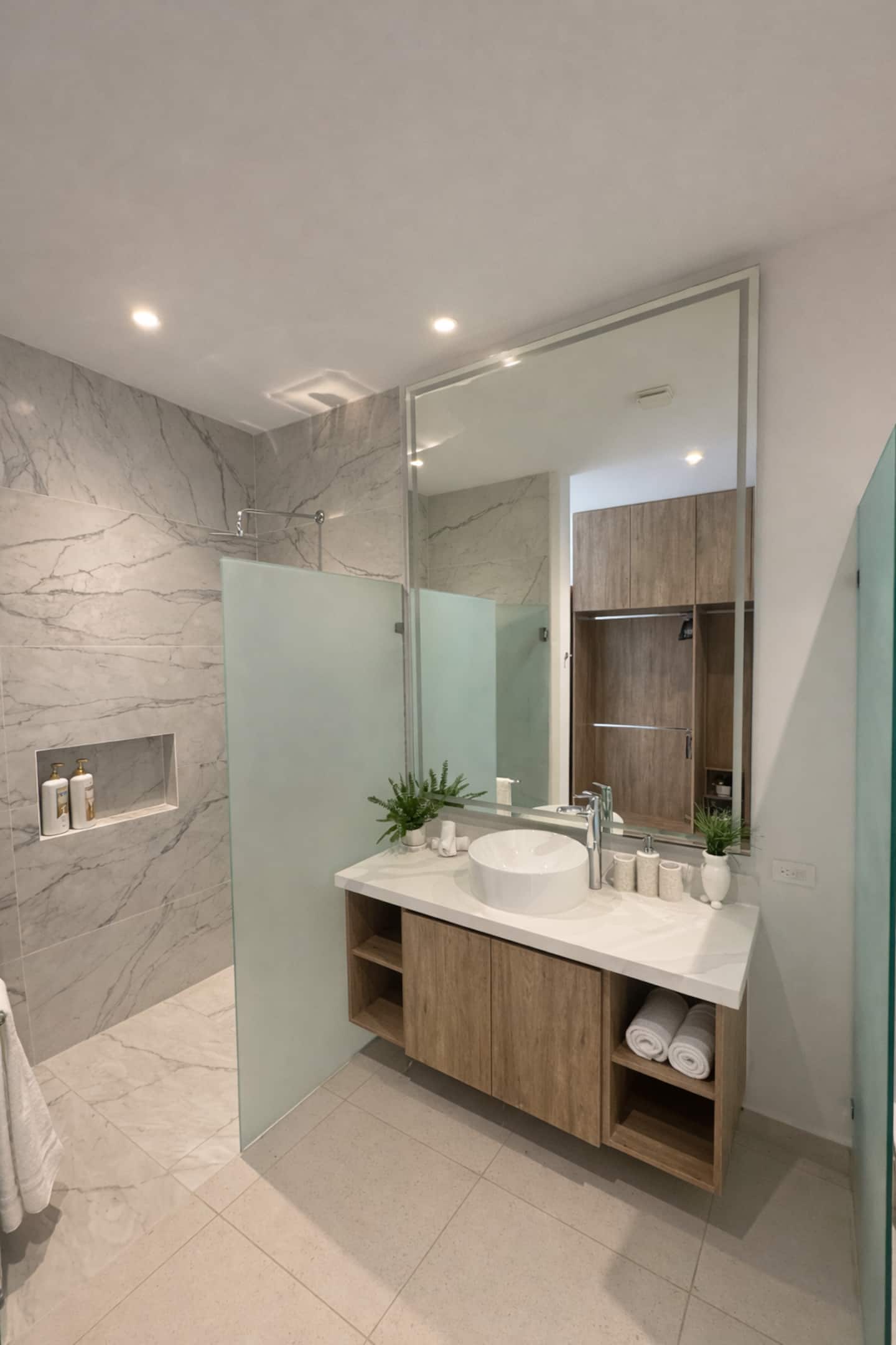CuatroVientos 3BR | Walk to Restaurants & Cafés 10