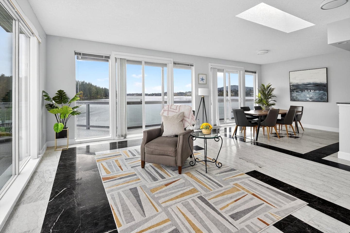 The Crow's Nest – Panoramic Oceanfront 12