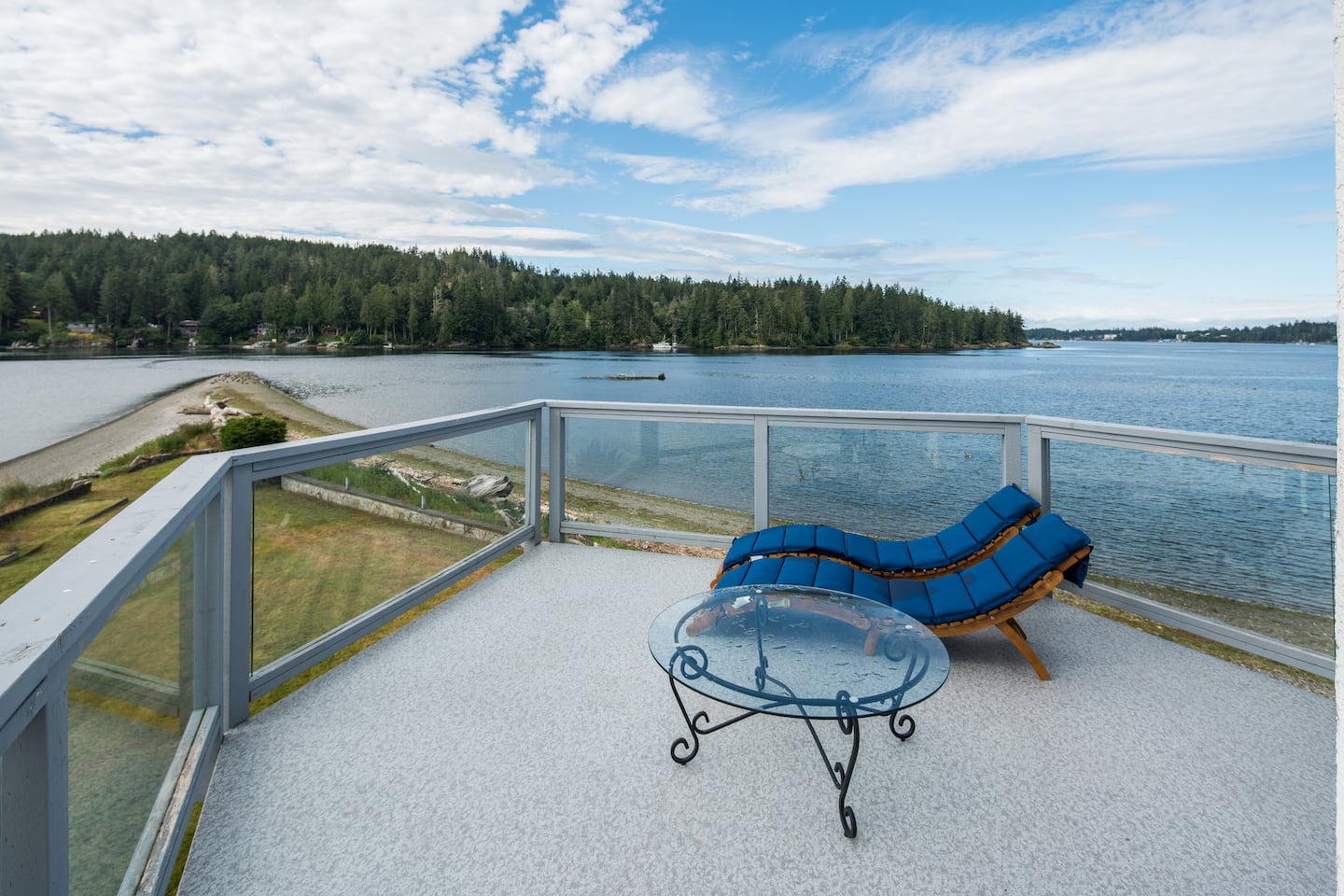 The Crow's Nest – Panoramic Oceanfront 19