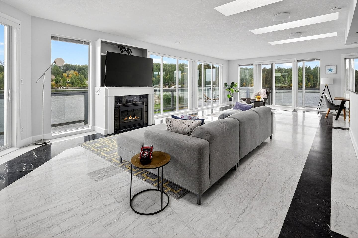 The Crow's Nest – Panoramic Oceanfront 6
