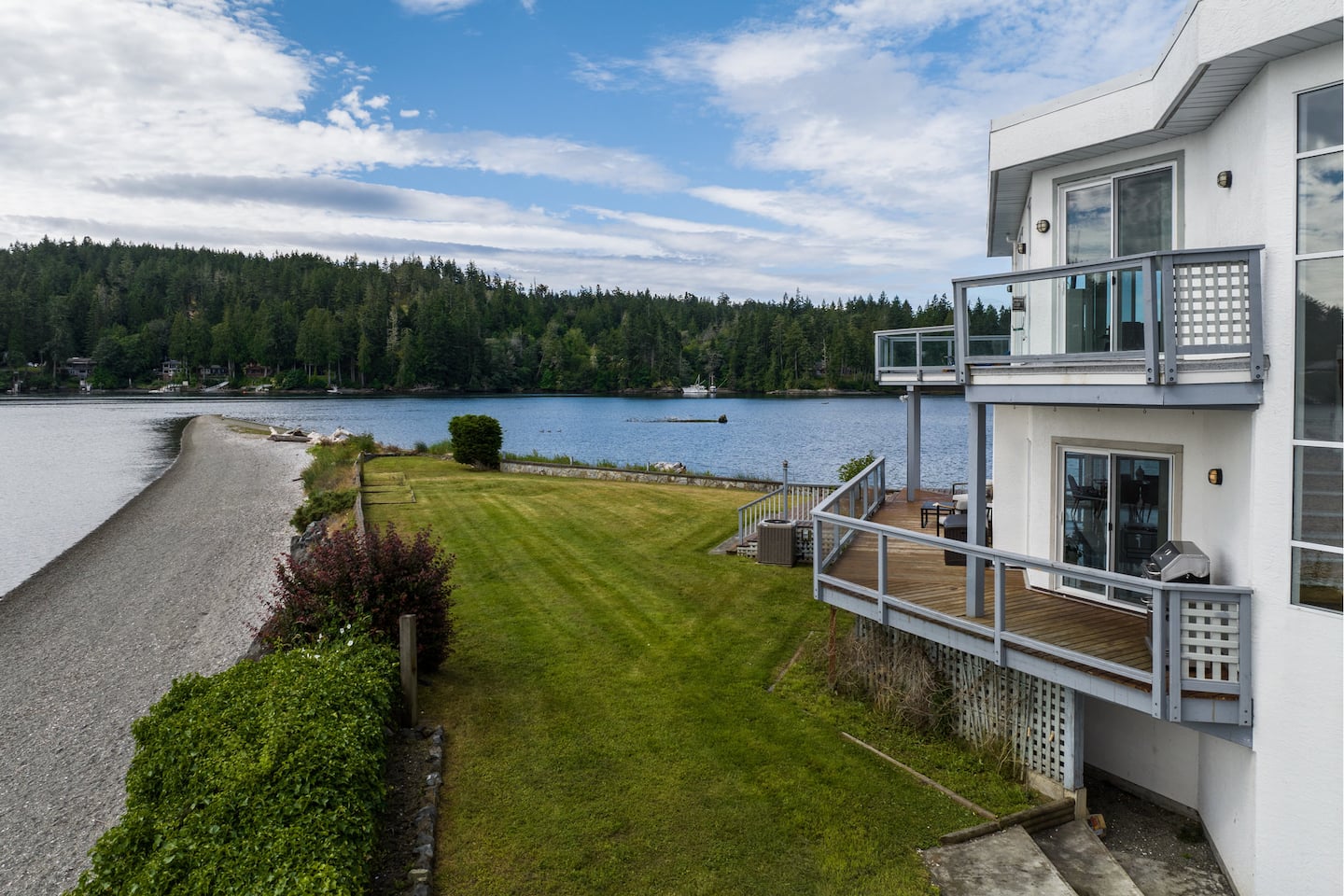 The Crow's Nest – Panoramic Oceanfront 7
