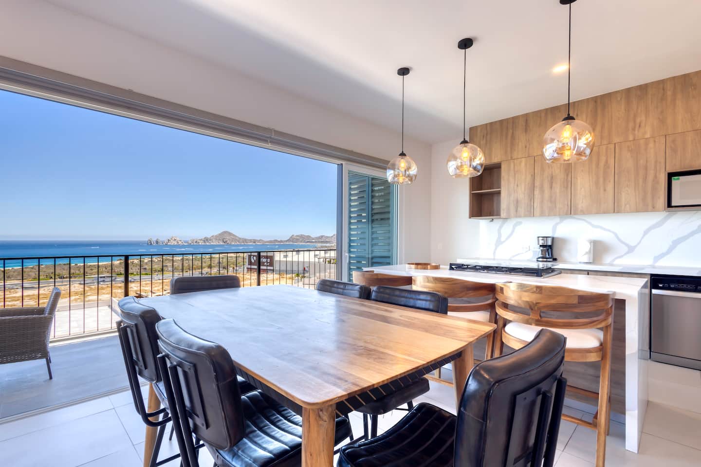 Iconic Arch Views | Modern Design 11