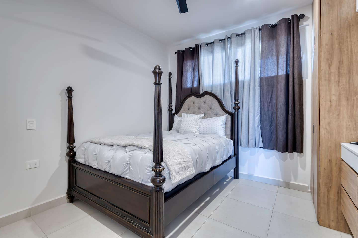 Iconic Arch Views | Modern Design 15