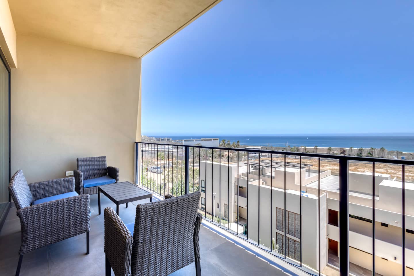 Iconic Arch Views | Modern Design 19