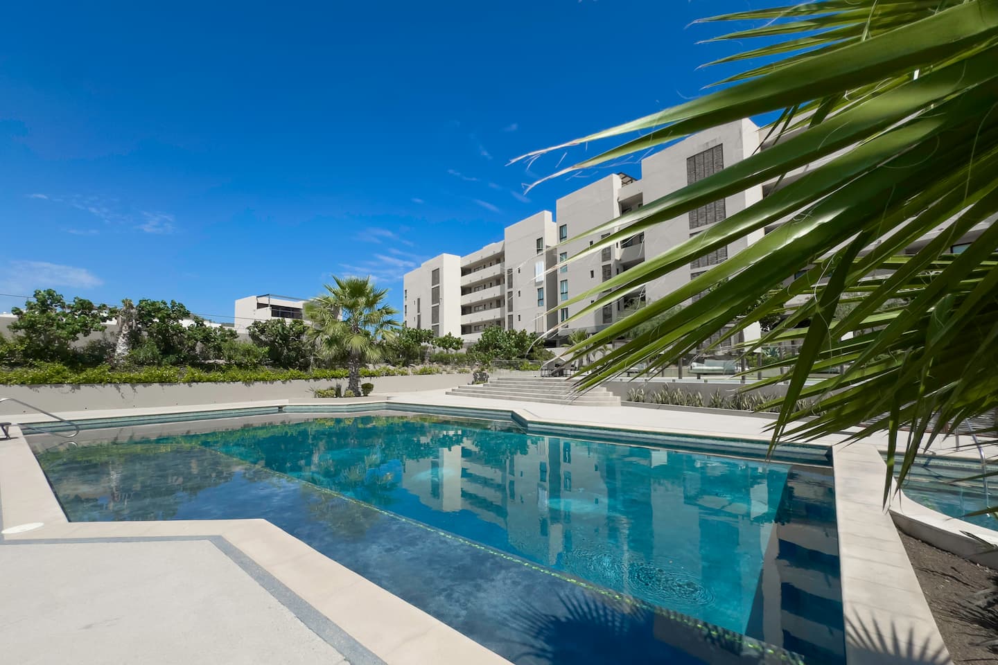 Iconic Arch Views | Modern Design 23