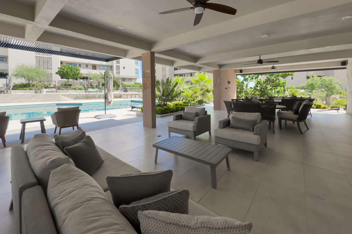 Iconic Arch Views | Modern Design 27