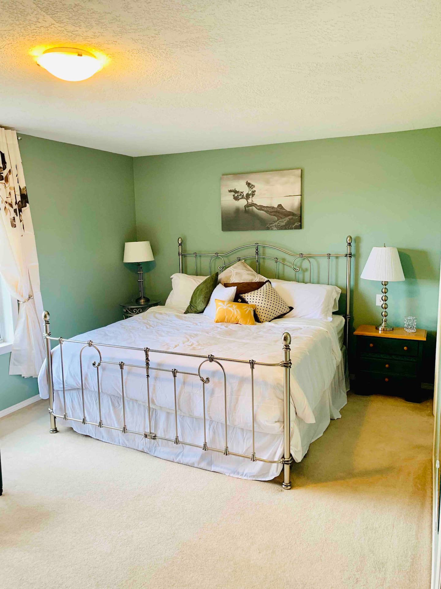 Halcyon House Tully’s Spacious 3-Bedroom 18