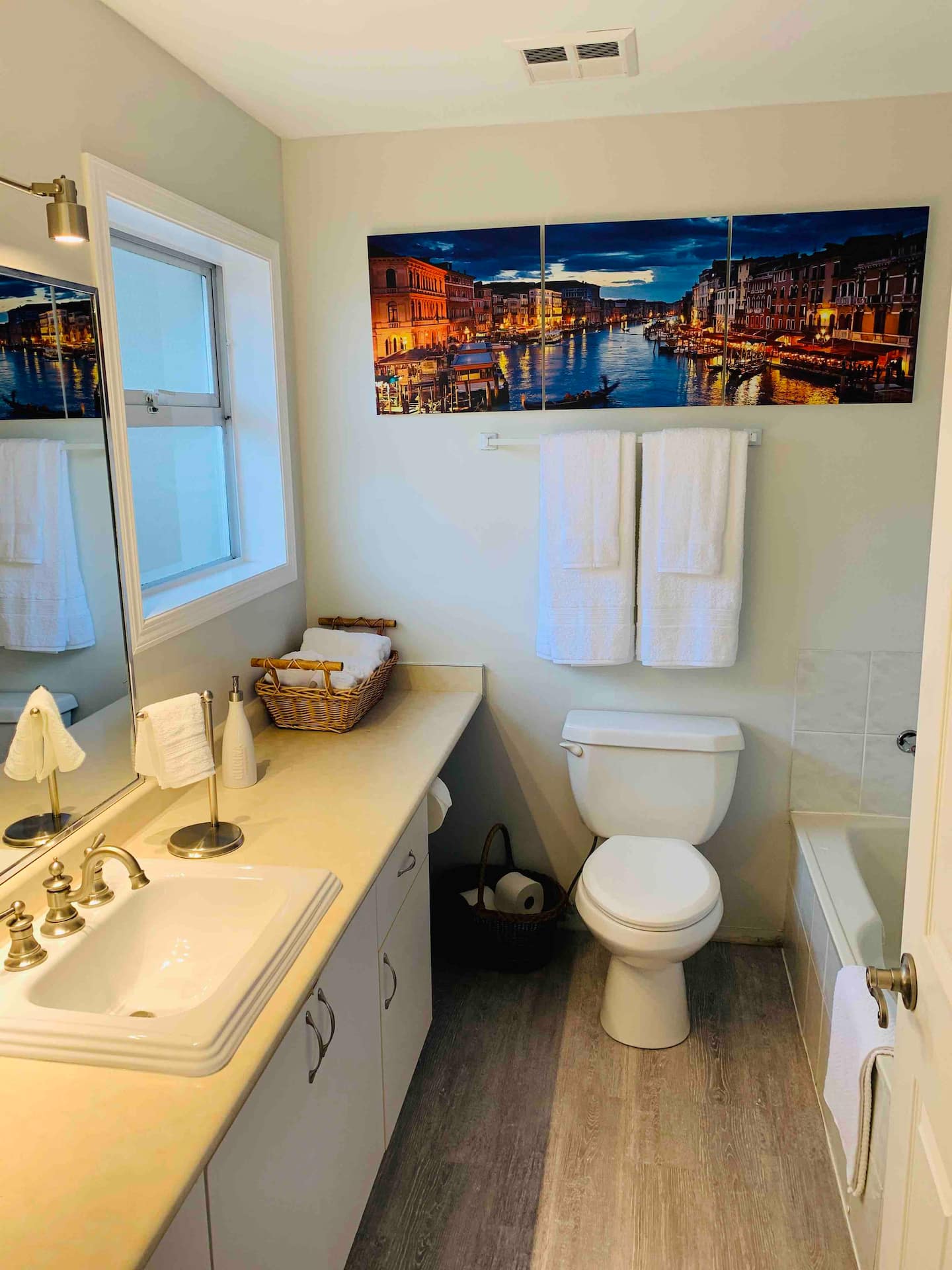 Halcyon House Tully’s Spacious 3-Bedroom 20