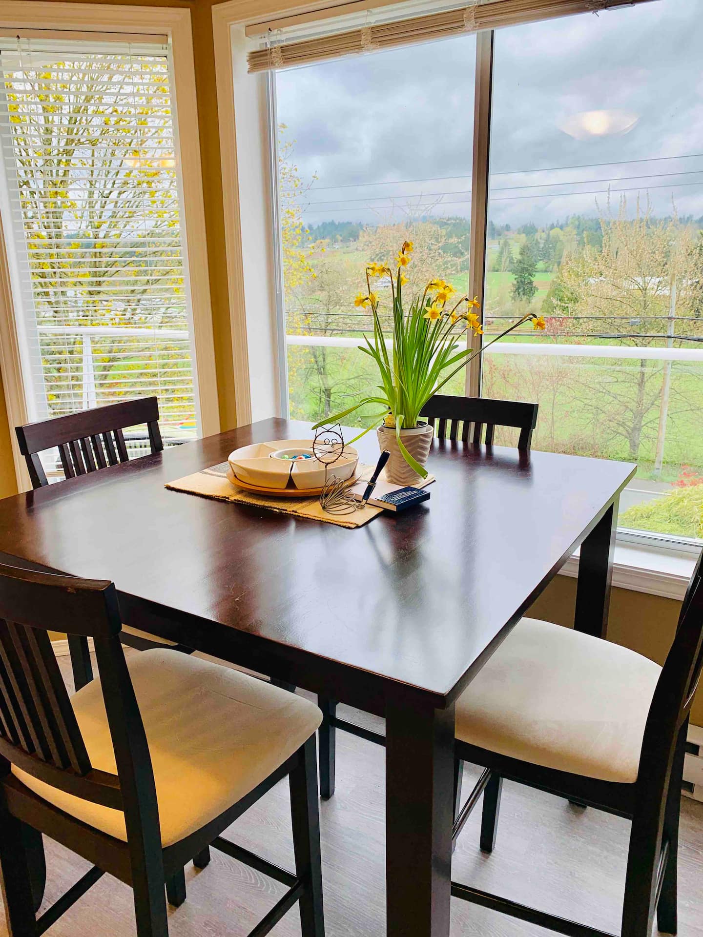 Halcyon House Tully’s Spacious 3-Bedroom 6