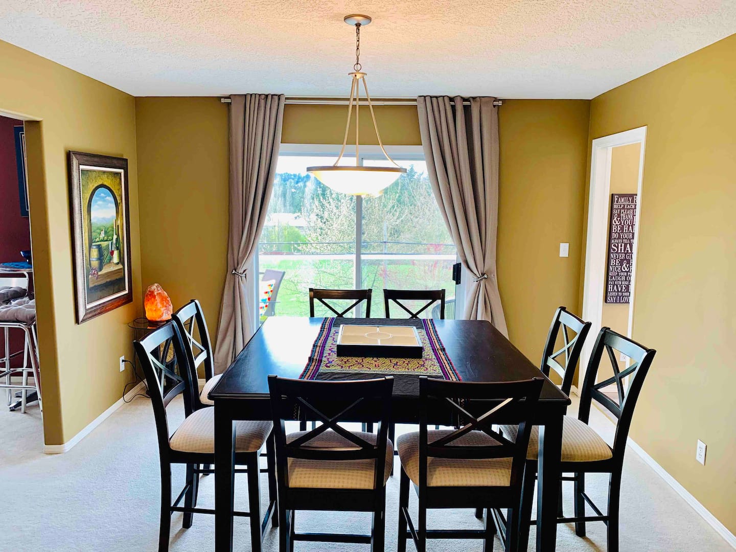 Halcyon House Tully’s Spacious 3-Bedroom 8