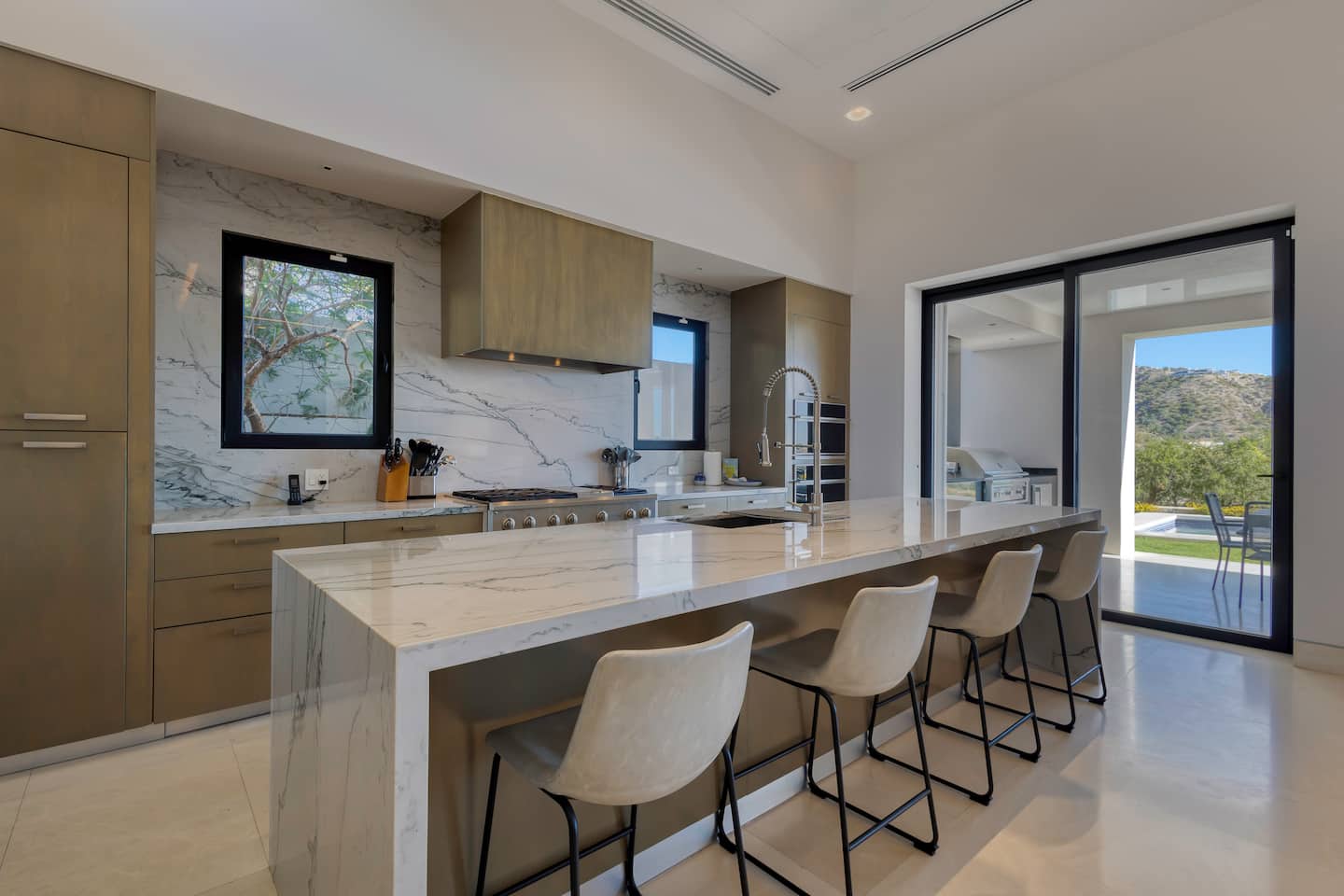 Luxe Family Villa 15