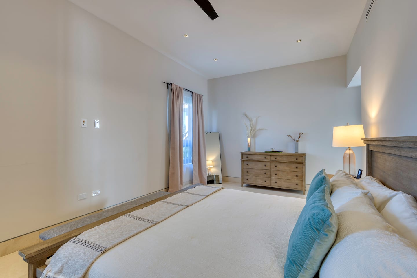 Luxe Family Villa 36
