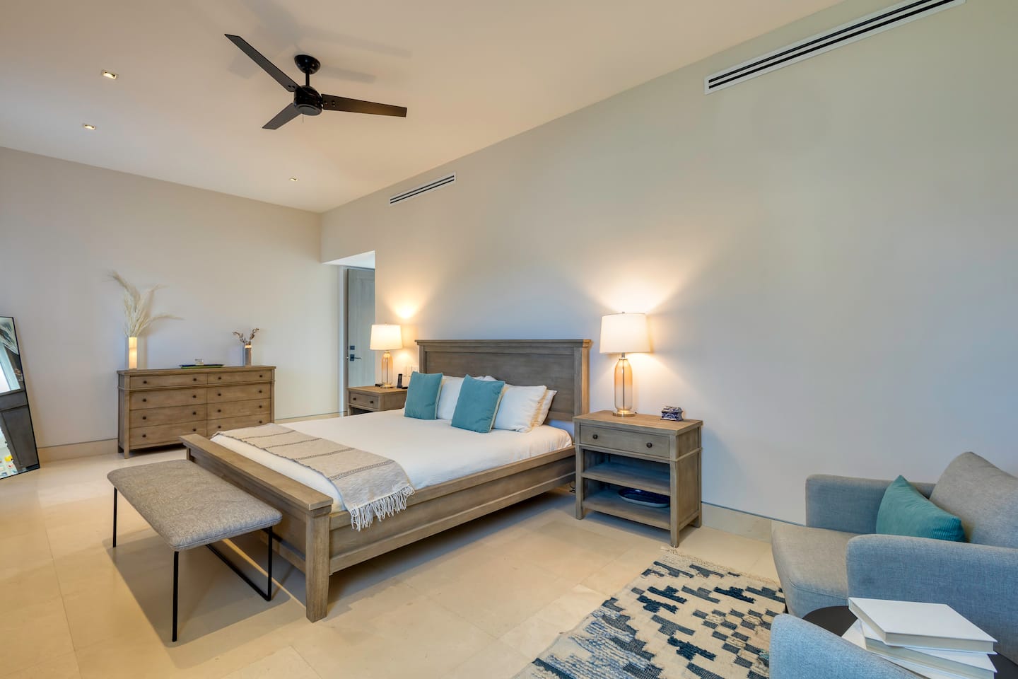 Luxe Family Villa 38