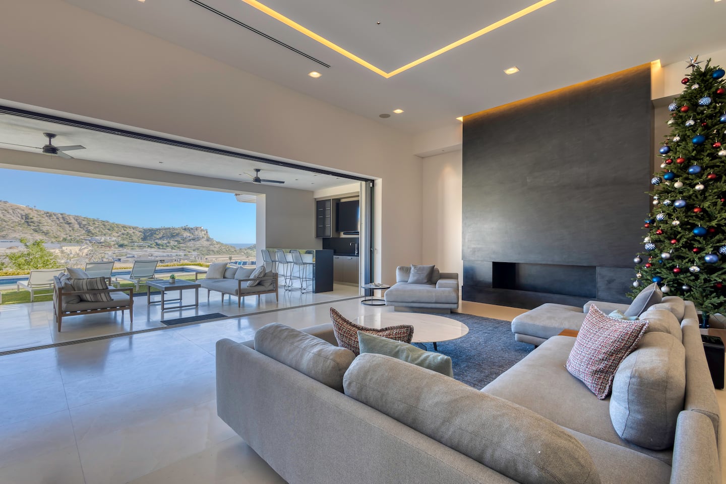 Luxe Family Villa 6