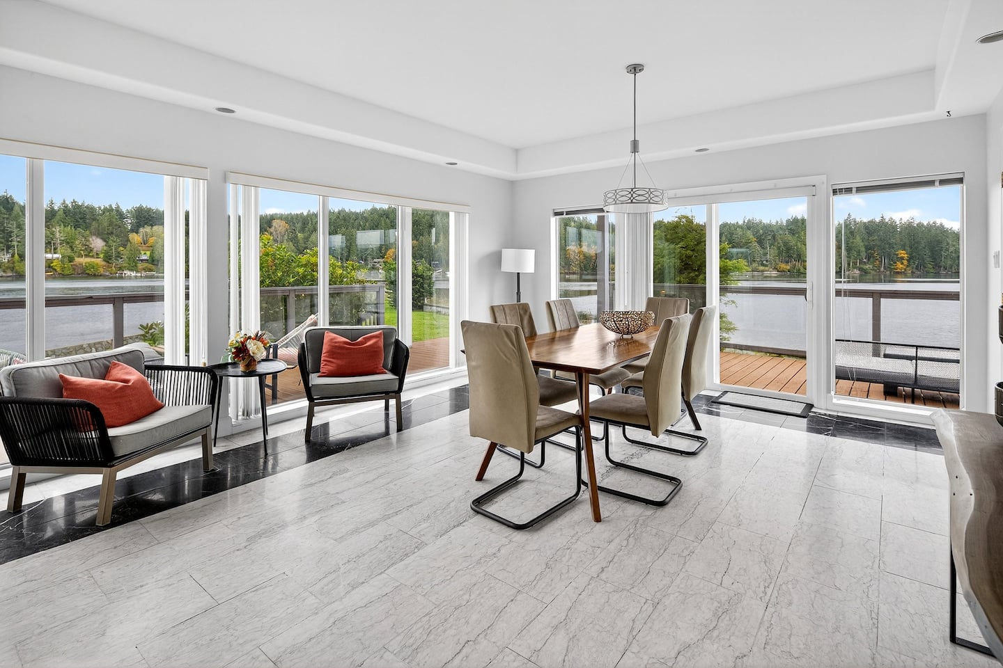 Victoria's Sea-Cret Stunning Oceanfront Home 24
