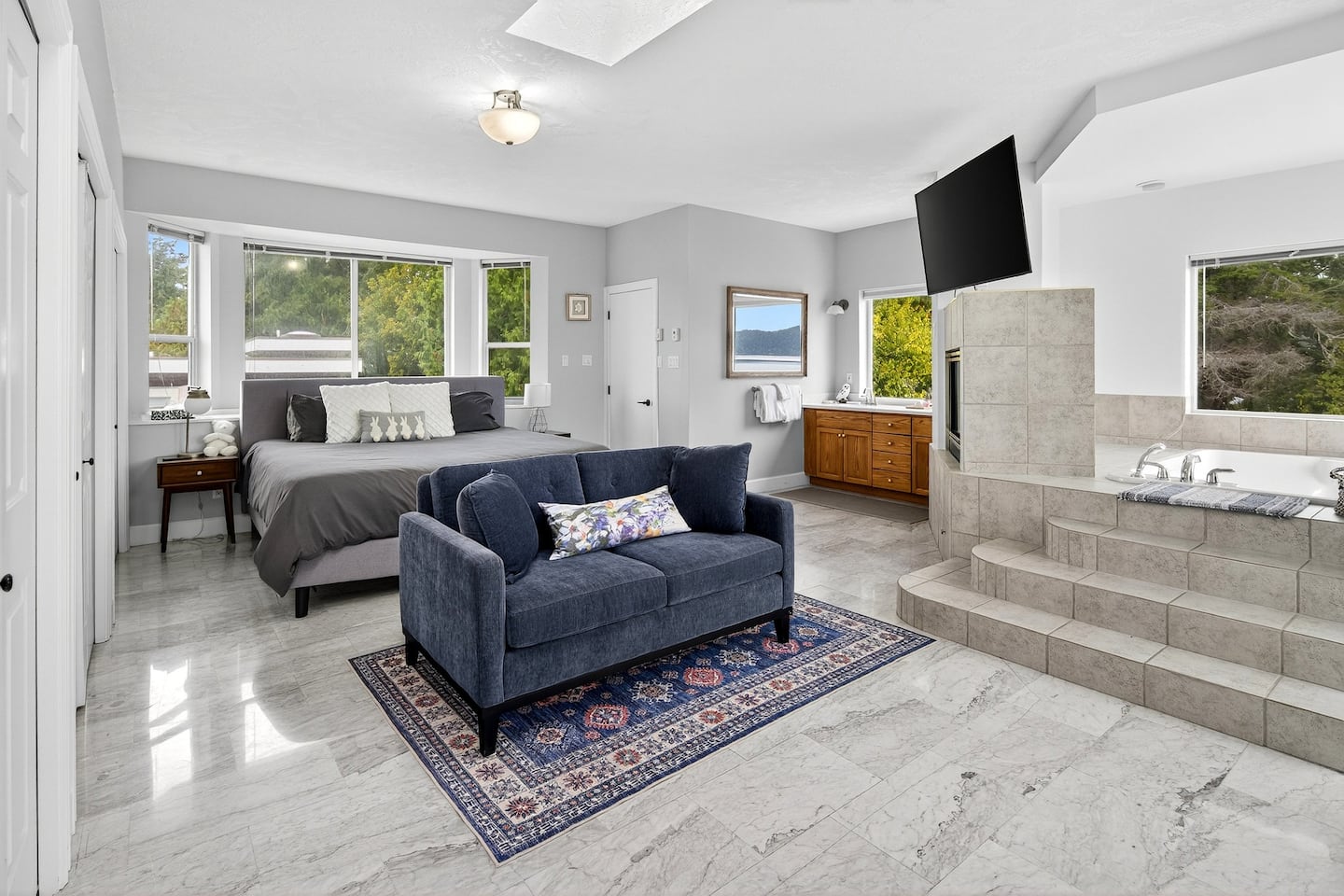 Victoria's Sea-Cret Stunning Oceanfront Home 27