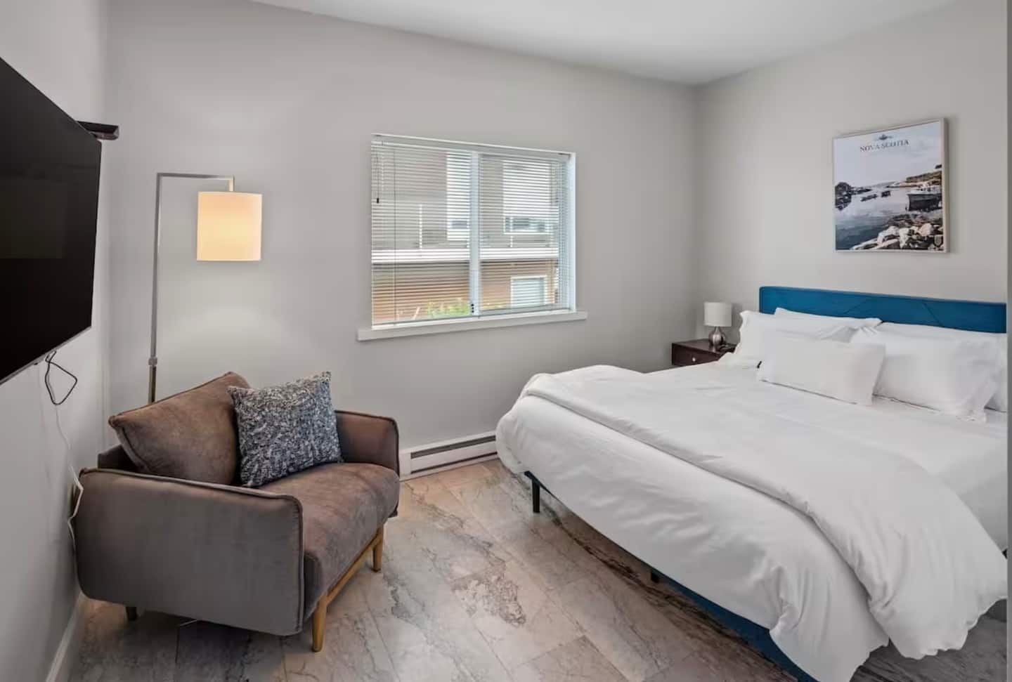 Victoria's Sea-Cret Stunning Oceanfront Home 35