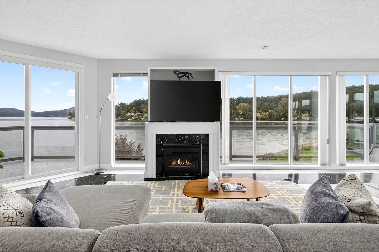 Victoria's Sea-Cret Stunning Oceanfront Home 7