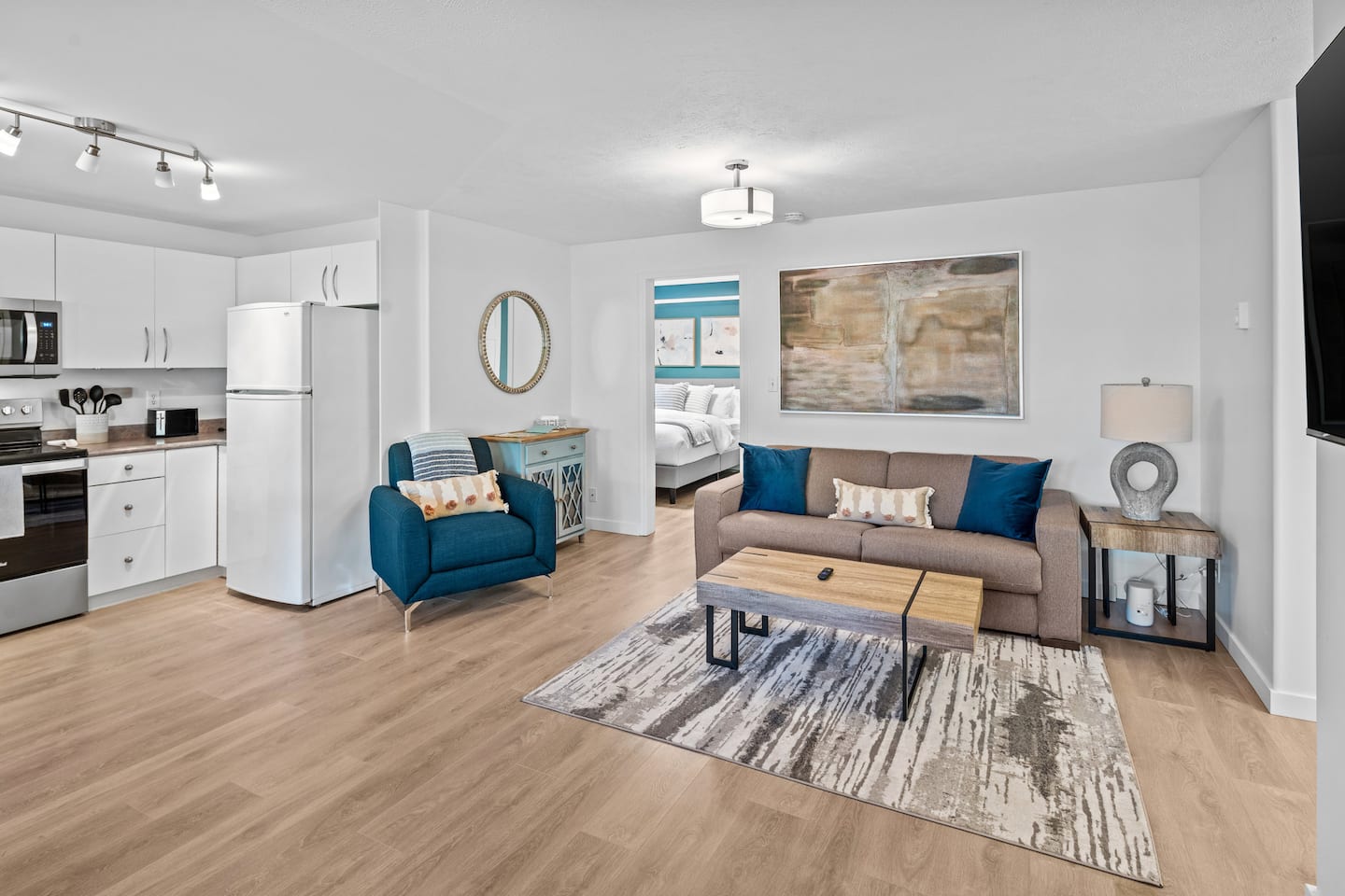 Golfside Guest-suite near YYJ 2