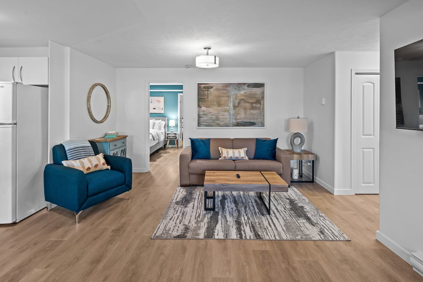 Golfside Guest-suite near YYJ 4