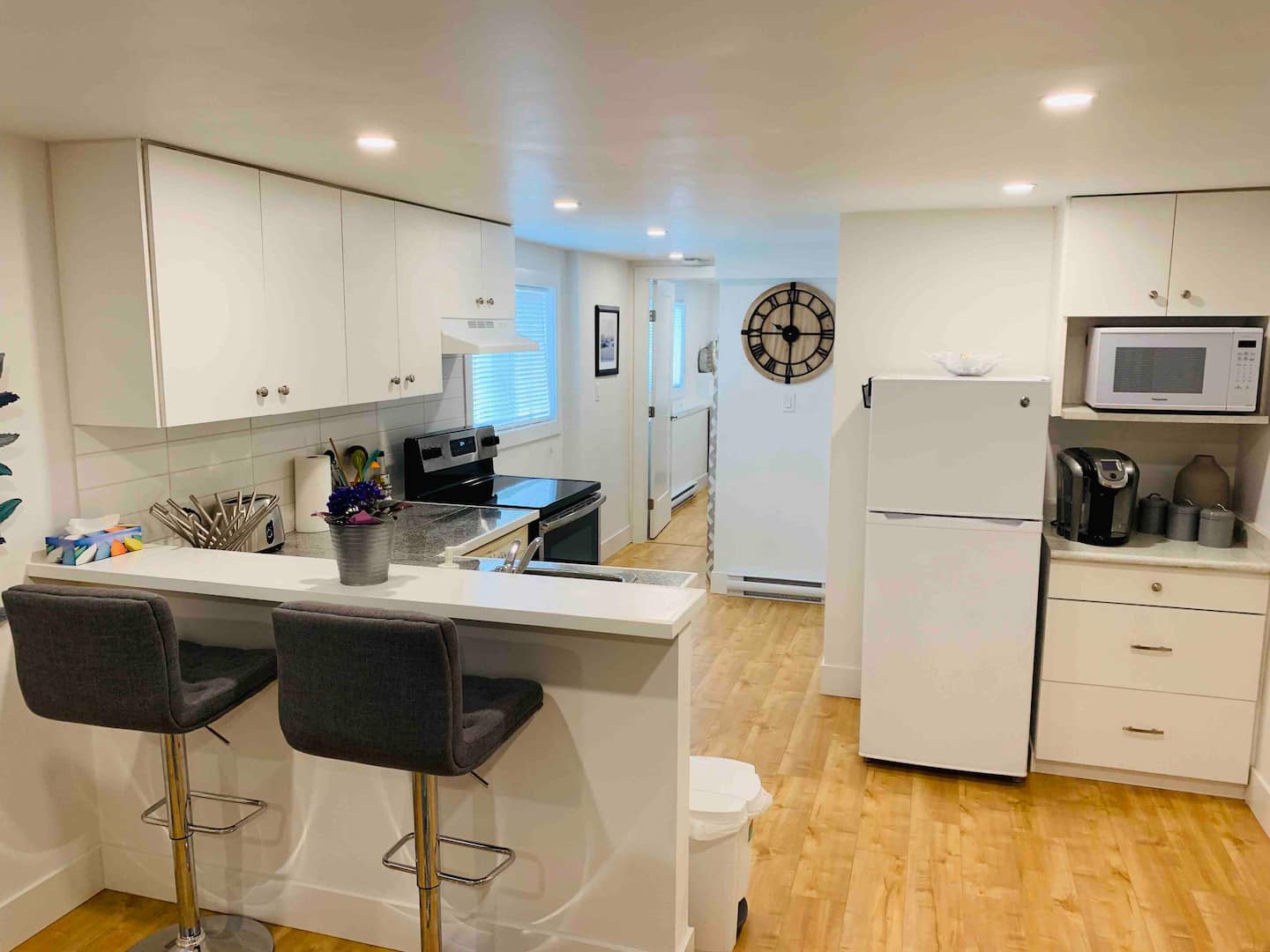 Cozy Private 1 Bedroom (YYJ) Suite 4